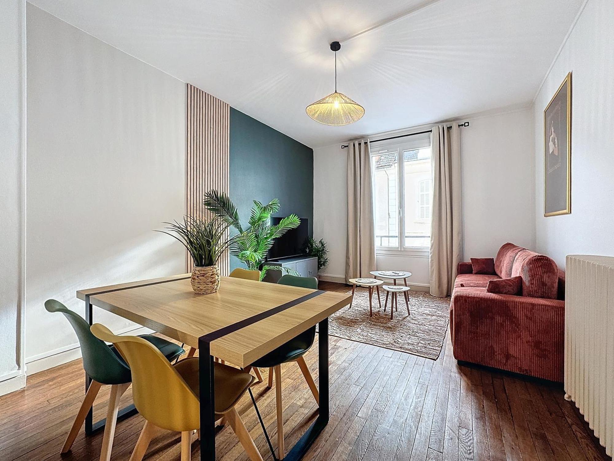 Le 2-F2 Centre Historique Apartment มงต์ลูซง ภายนอก รูปภาพ