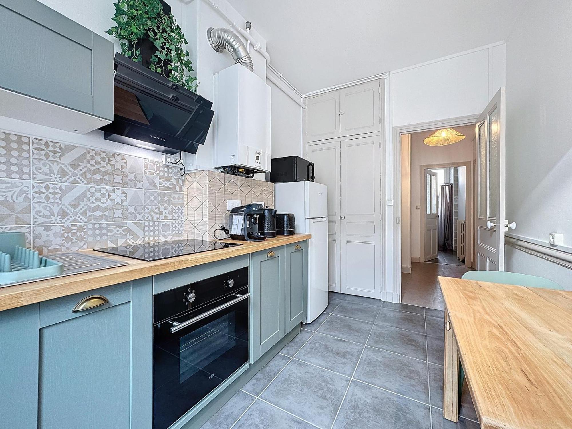 Le 2-F2 Centre Historique Apartment มงต์ลูซง ภายนอก รูปภาพ