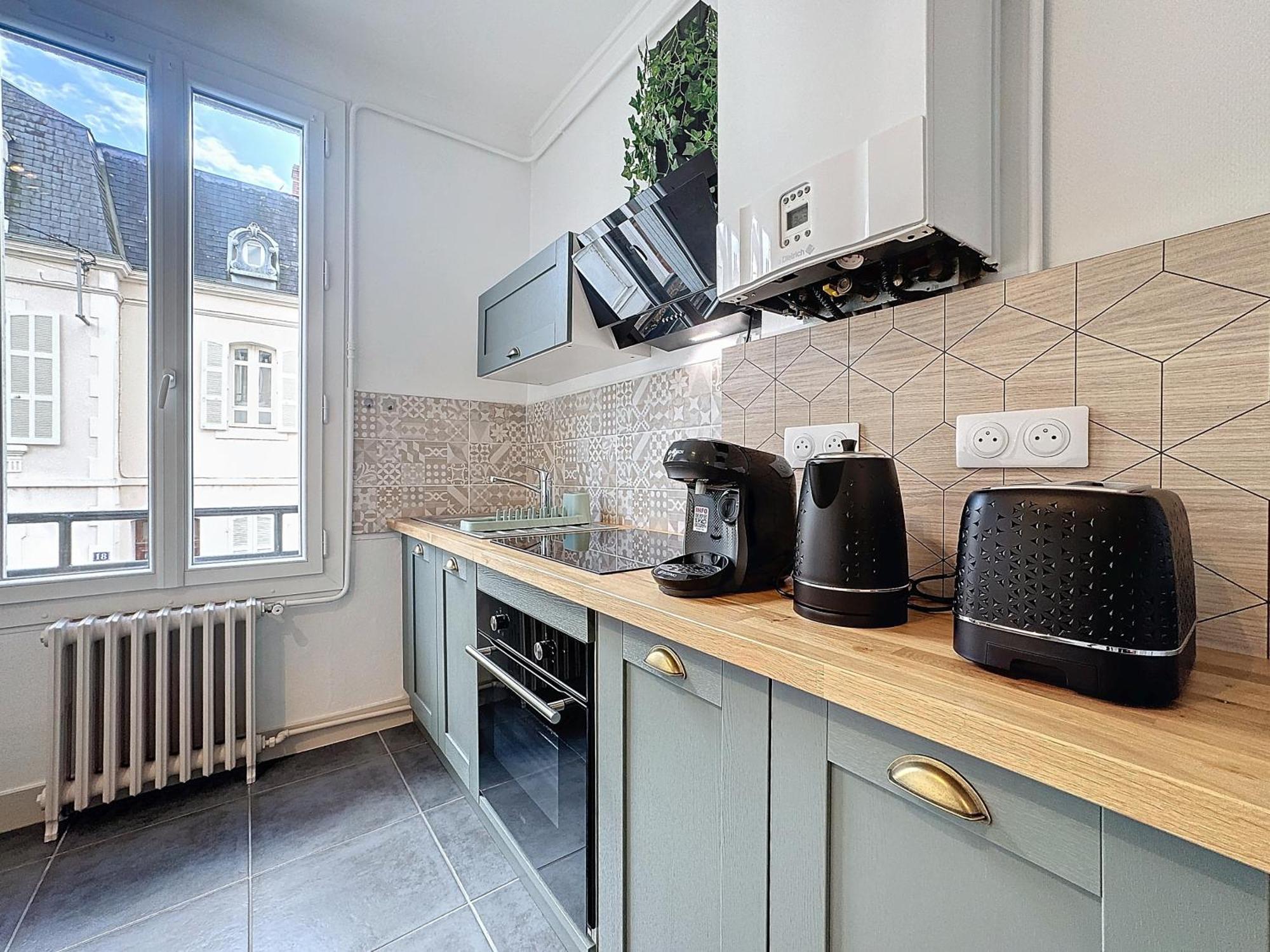 Le 2-F2 Centre Historique Apartment มงต์ลูซง ภายนอก รูปภาพ